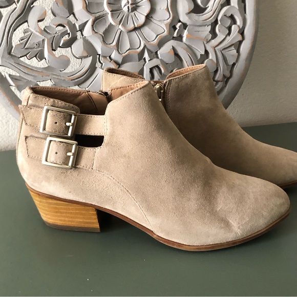 Clarks Shoes - Clarks suede western ankle booties taupe 7.0